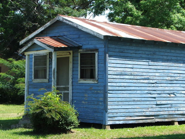 Very-Short-Story-blue-house-wood