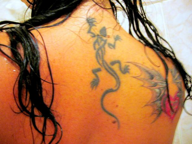 tattoos-wet-love-naked-girl
